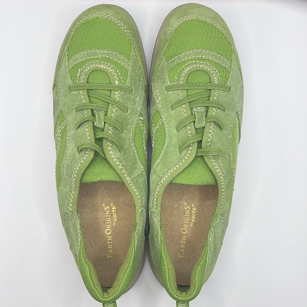 Earth Origins Carly Suede Sneakers in green, Women’s size 8.5